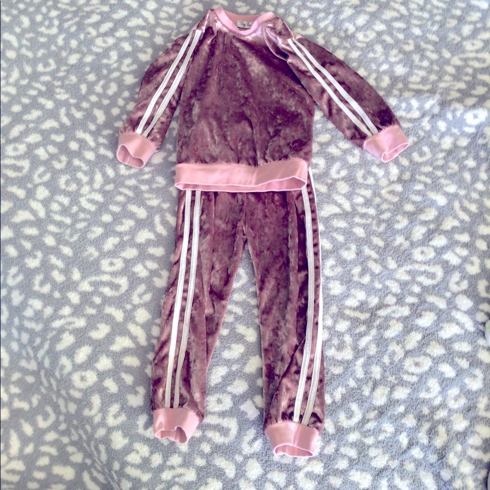 Trendy Girl’s Lounge Outfit